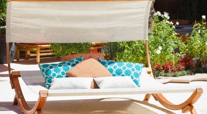 Best gifts 2014: Sunbed with Canopy